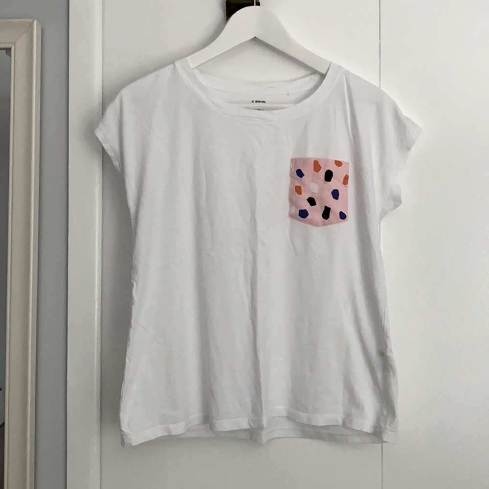 Uniqlo graphic pocket t-shirt